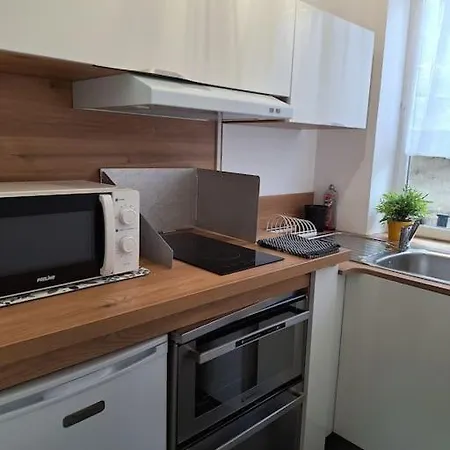 Proche De La Gare Apartment